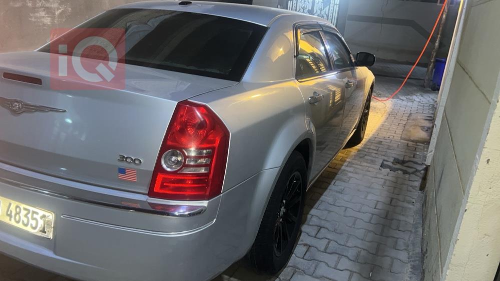كرايسلر 300